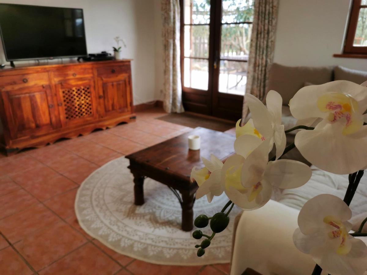 3 Self-Contained Gites With Pool And Games Room Saint-Georges-de-Noisne Luaran gambar