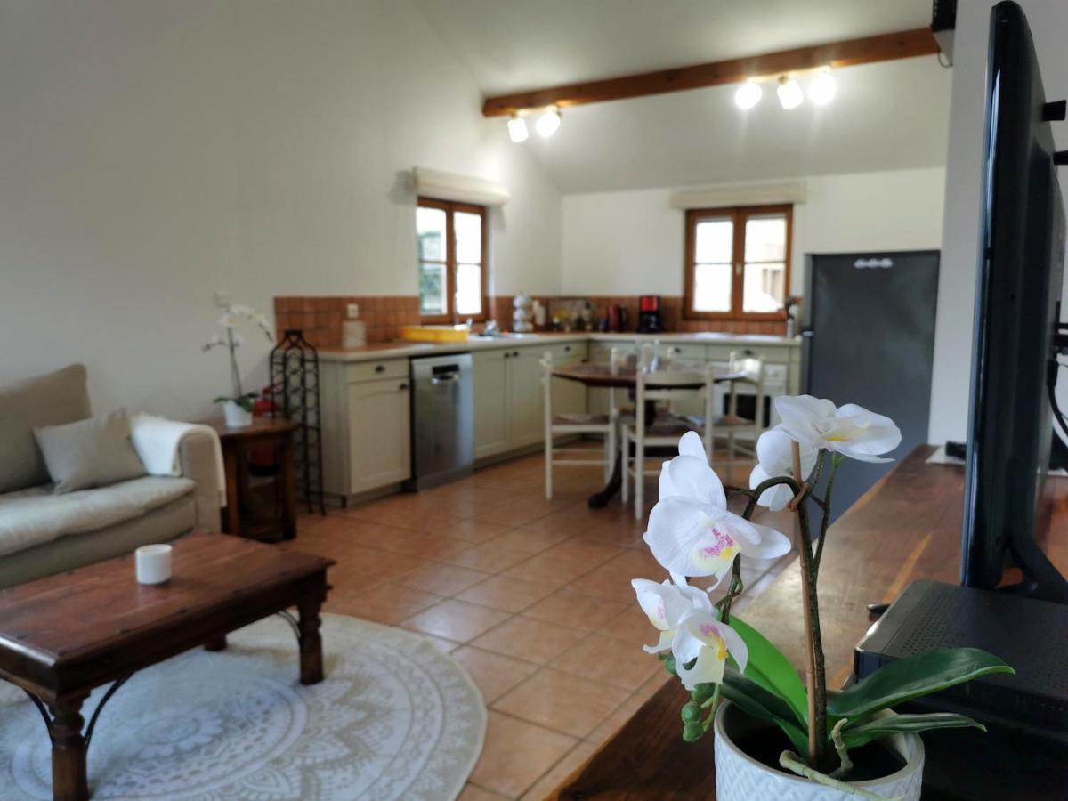 3 Self-Contained Gites With Pool And Games Room Saint-Georges-de-Noisne Luaran gambar