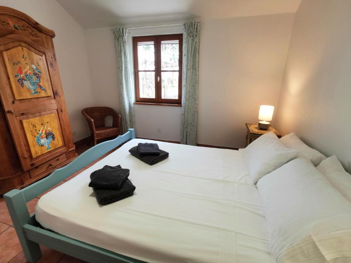 3 Self-Contained Gites With Pool And Games Room Saint-Georges-de-Noisne Luaran gambar